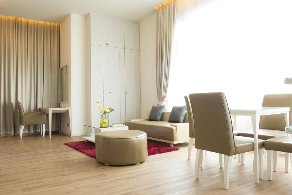 The Beverly Hills Hotel Nakhon Ratchasima Exterior photo