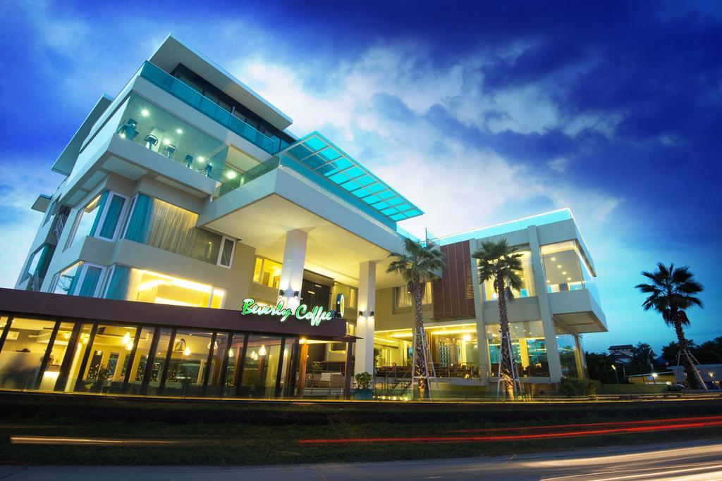 The Beverly Hills Hotel Nakhon Ratchasima Exterior photo