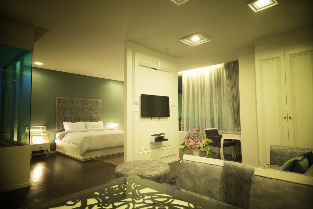 The Beverly Hills Hotel Nakhon Ratchasima Exterior photo