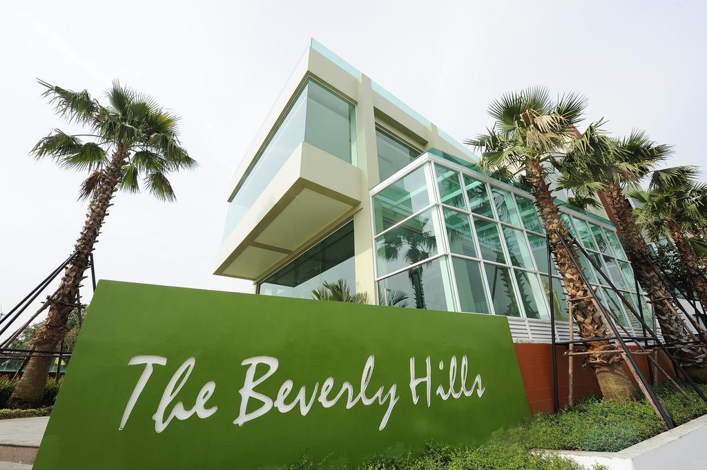 The Beverly Hills Hotel Nakhon Ratchasima Exterior photo