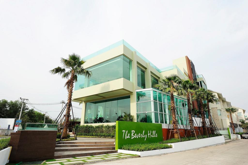 The Beverly Hills Hotel Nakhon Ratchasima Exterior photo