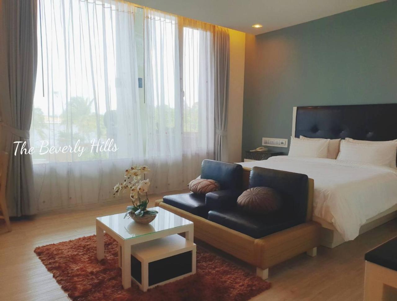 The Beverly Hills Hotel Nakhon Ratchasima Exterior photo