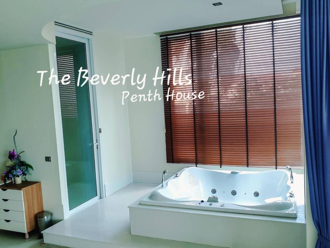 The Beverly Hills Hotel Nakhon Ratchasima Exterior photo