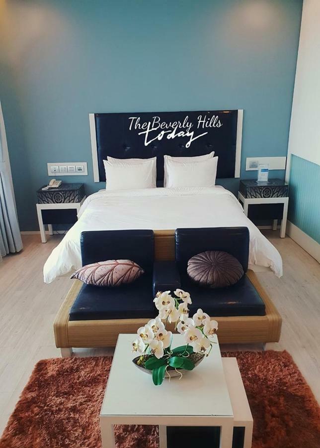 The Beverly Hills Hotel Nakhon Ratchasima Exterior photo